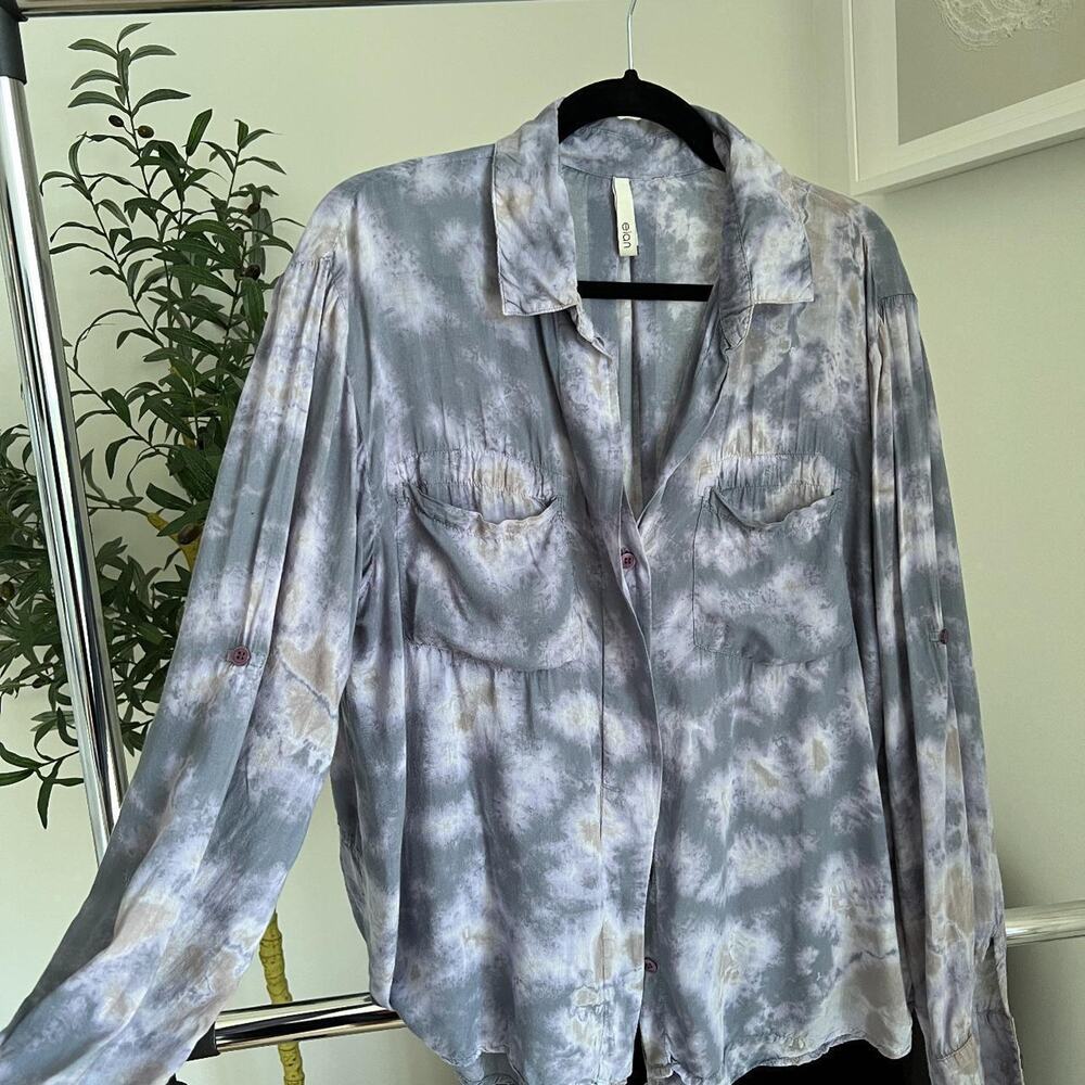 Elan brand long sleeve shirt